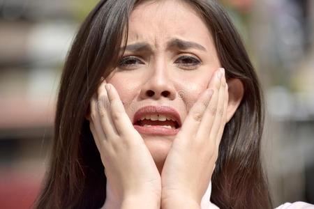 石器时代追求女性直接一棒子敲晕_棒子敲钻石什么车_时代女性