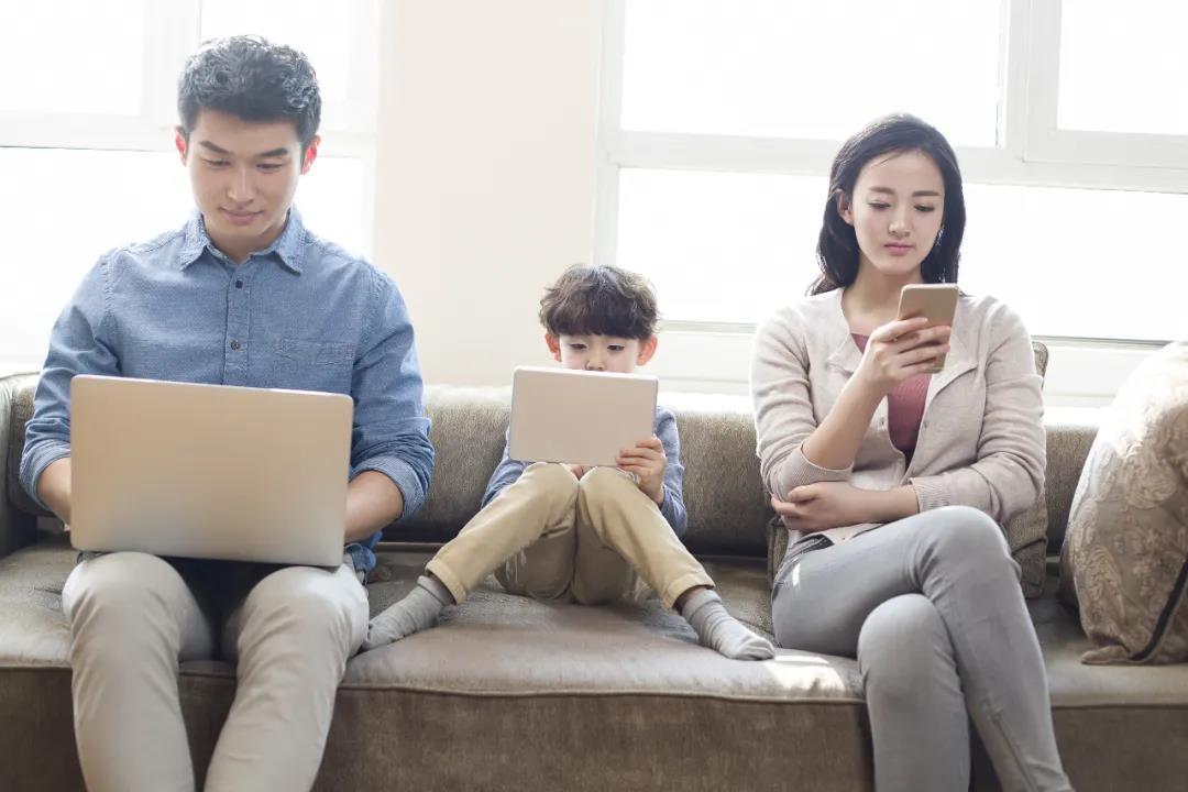 如何防止小孩沉迷手机游戏_怎样解决孩子沉迷手机游戏_沉迷小孩防止手机游戏怎么办