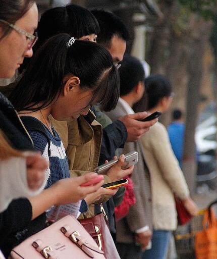手机pk小游戏_手机对战pk游戏_手动pk手机游戏