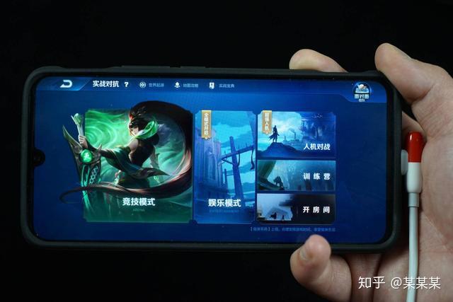 手机充值5块_玩游戏充5万_千元快充5g游戏手机
